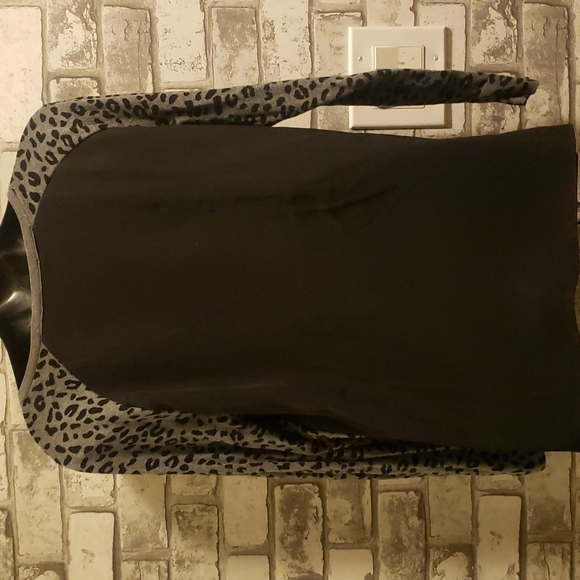 Ann Taylor top Medium-petite mesh back - Picture 4 of 5